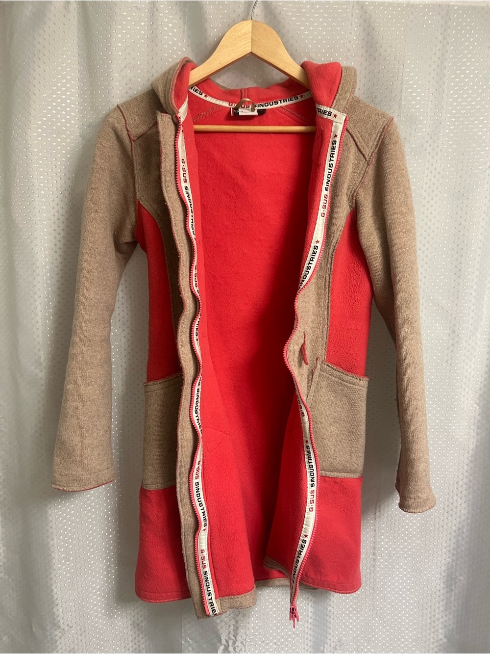 Women’s Two-Tone Hooded Cardigan Sweater - Red and Tan